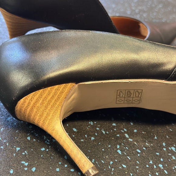 Pierre Dumas Black Pointed Heels - Picture 7 of 8